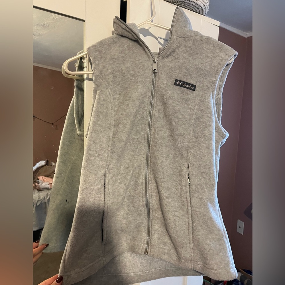 Grey Columbia vest size small